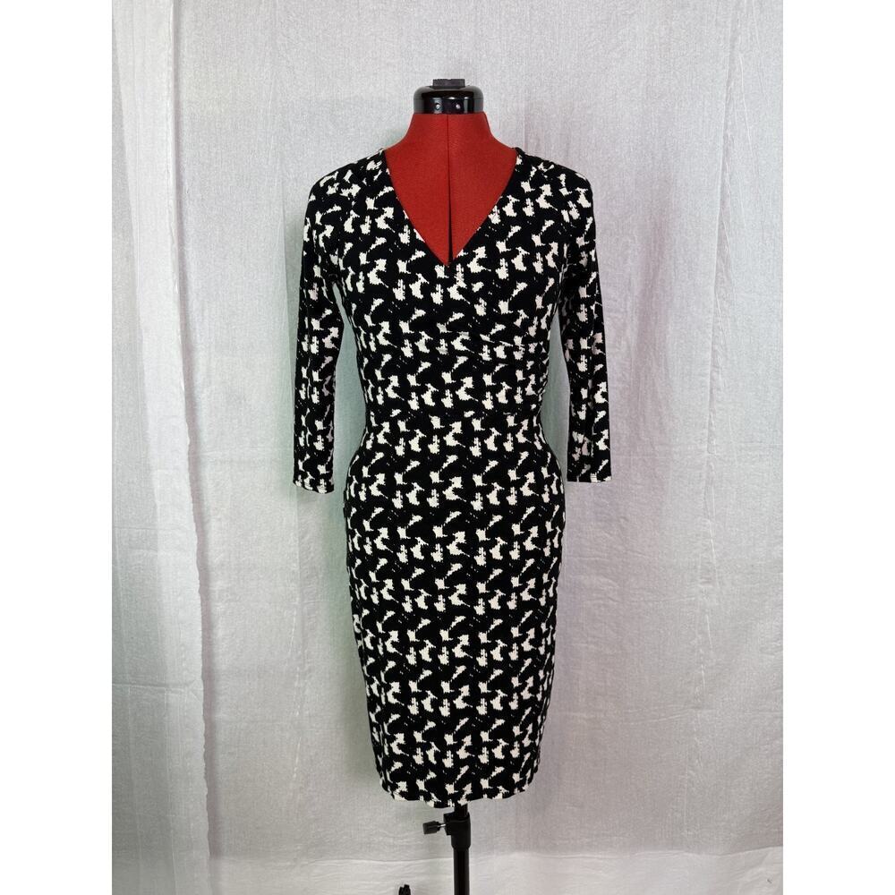 Ann Taylor Petite Black White stretch 3/4 sleeve dress v-neck Size SP D083